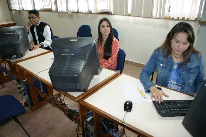Personal universitario calificado se prepara para realizar jornadas de variación ARI y se espera beneficie a muchos trabajadores. (Foto: RDF)
